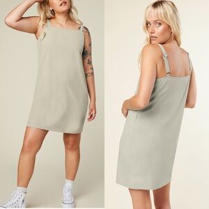 WAYRE Sevilla Sleeveless Shift Dress Aluminum Gray Travel Tech NWT Small